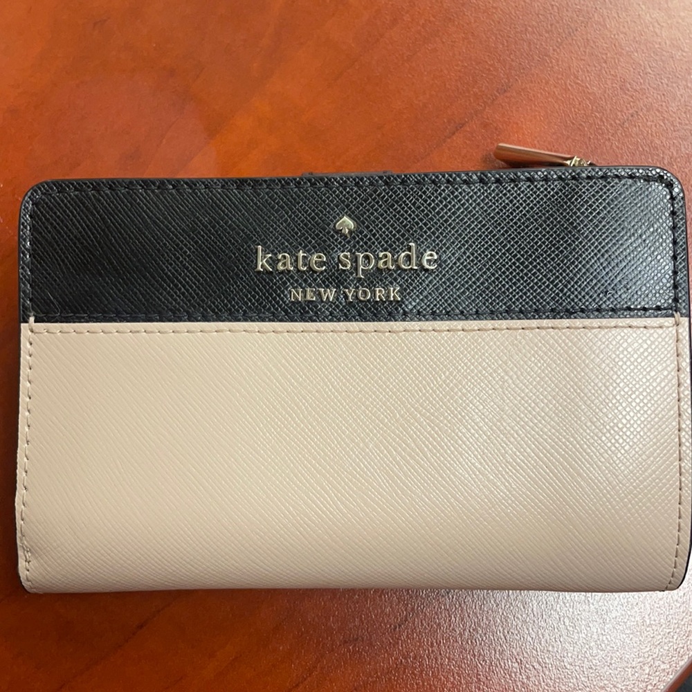 Kate spade midsize wallet